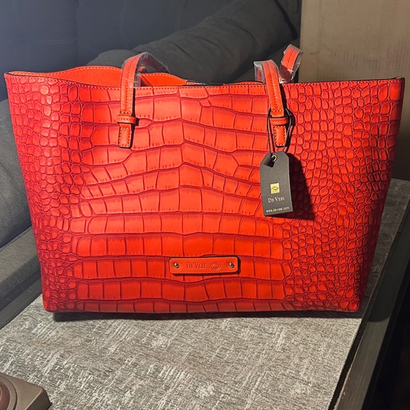 DE VESI Handbags - De Vesi Red Croc-Embossed Vegan Leather Large Tote Bag and wallet